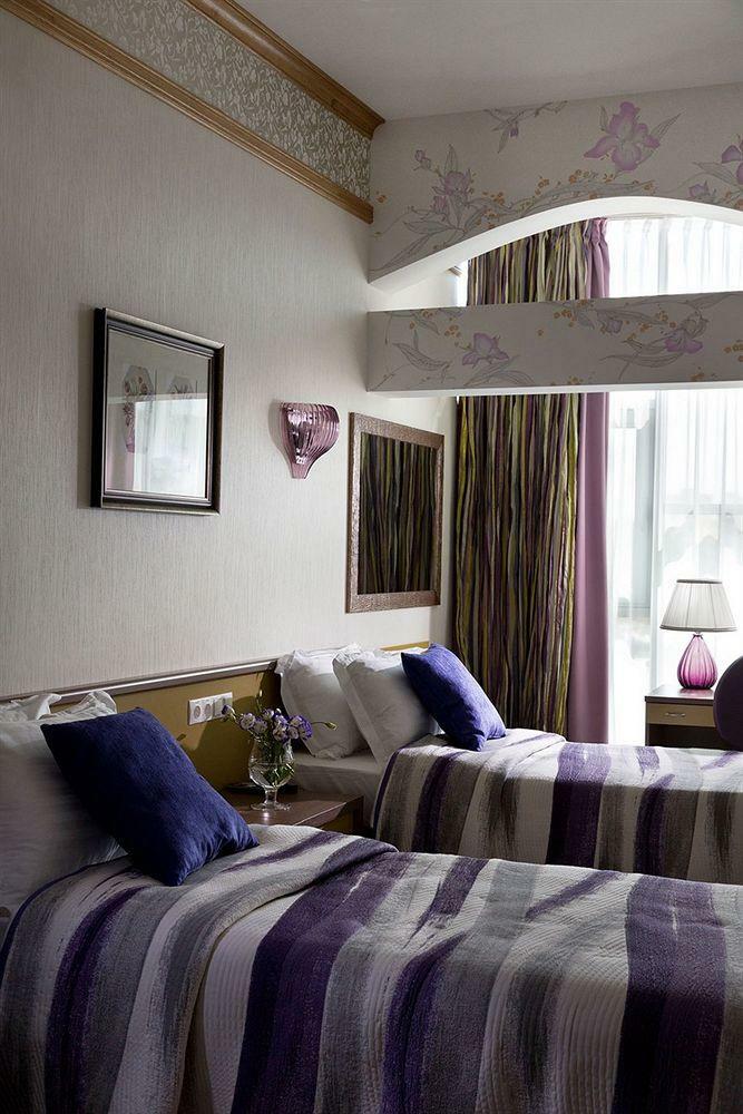 Iris Art Hotel