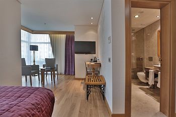 Queen Hotel & Spa