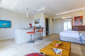 Aparthotel Saylam Suites