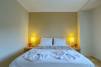 Aparthotel Saylam Suites