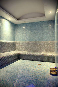 Platform Merter Suites