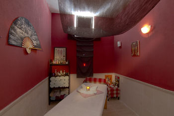 Daima Biz Hotel