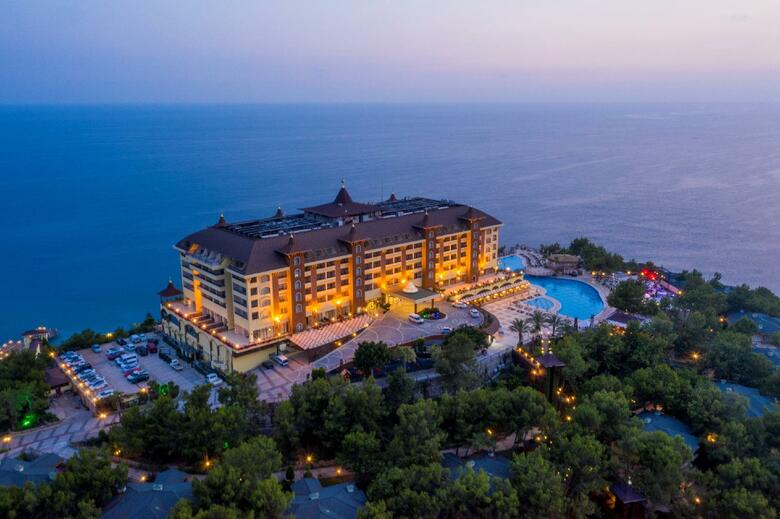 Utopia World Hotel