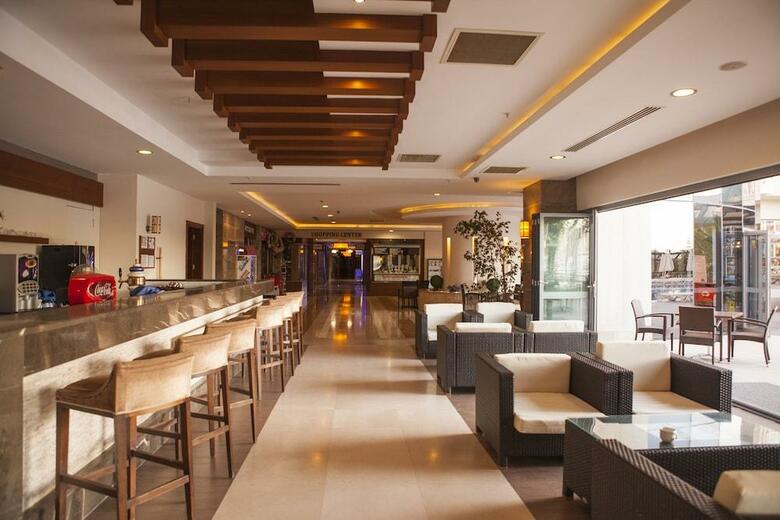 Diamond Beach Hotel