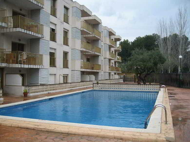 Pins Marina