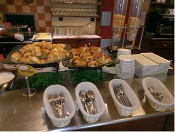 Ibis Melun Hotel