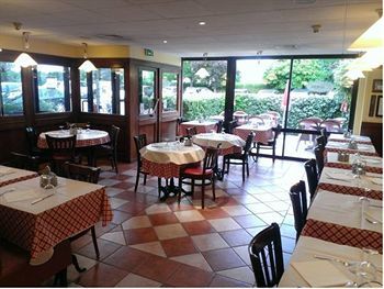 Ibis Melun Hotel