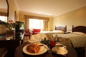 Twin Trees Hotel