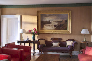 Delphi Lodge Hotel