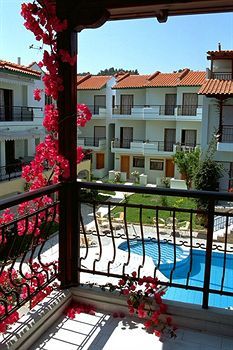Pelli Hotel