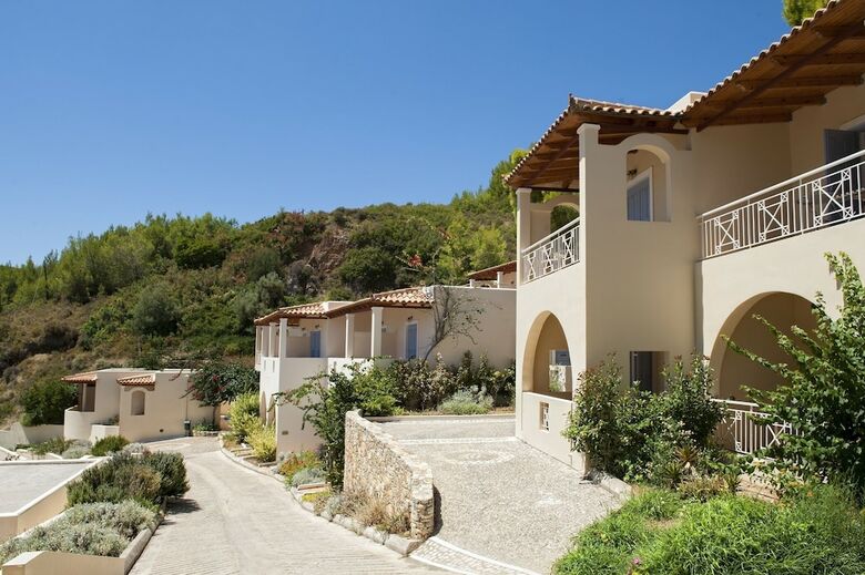 Alonissos Beach Bungalows & Suites Hotel