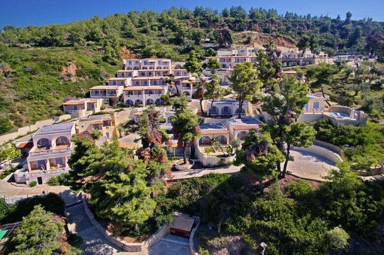 Alonissos Beach Bungalows & Suites Hotel