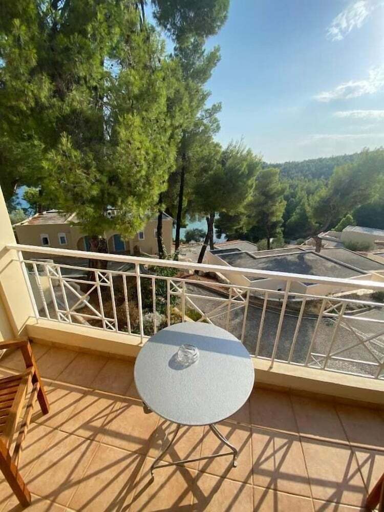 Alonissos Beach Bungalows & Suites Hotel