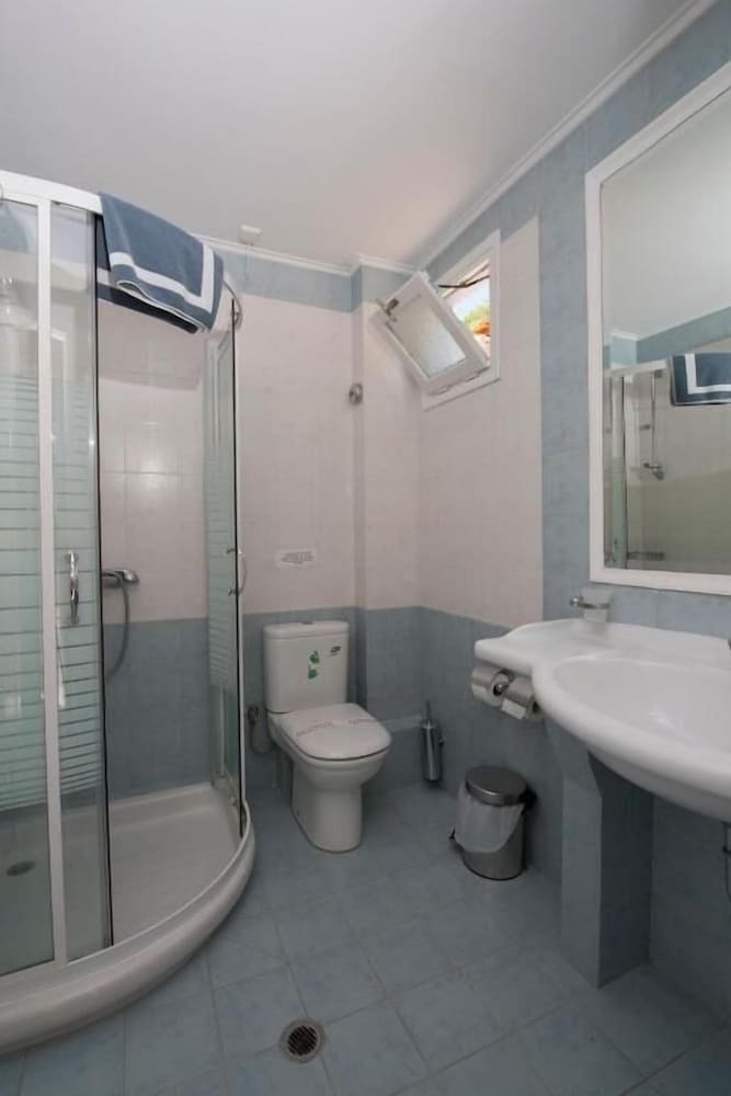 Alonissos Beach Bungalows & Suites Hotel