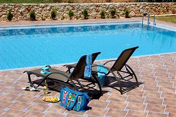 Theros Hotel