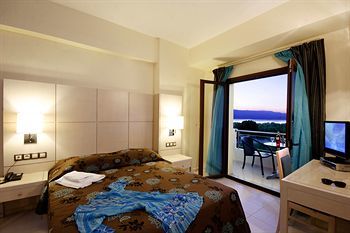 Theros Hotel