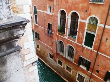 Venicein Apartments