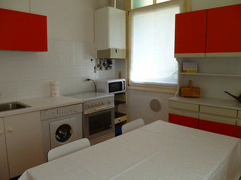 Venicein Apartments
