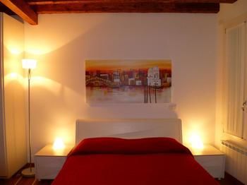 Venicein Apartments