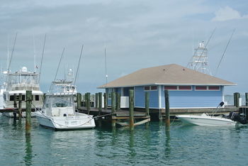 Hotel Romora Bay Resort & Marina