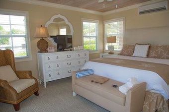 Hotel Romora Bay Resort & Marina
