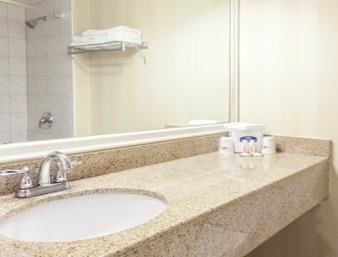 Hotel Howard Johnson Toronto East