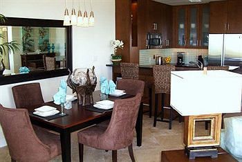 Hotel West Bay Club