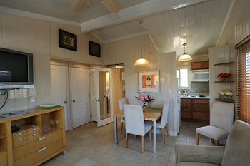 Villa Kokomo Botanical Resort