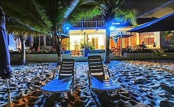 Azure Hotel And Art Studio
