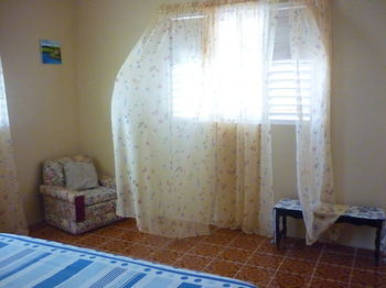 Bed & Breakfast East Bay Villas