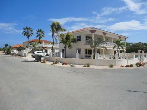 Landslake Apartments