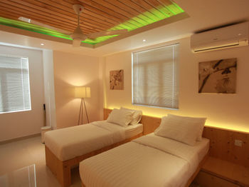 Hotel Pine Lodge
