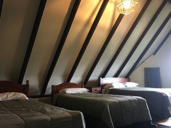 Hostal Planters Country Hotel
