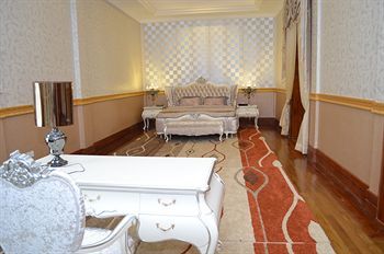 Royal President Hotel
