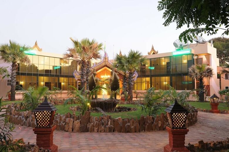 Sky Palace Hotel