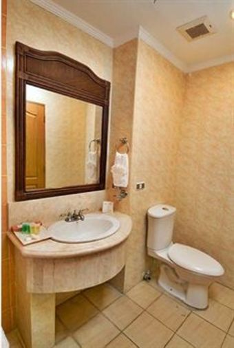 Hotel Subic Holiday Villas