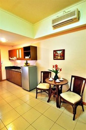 Hotel Subic Holiday Villas