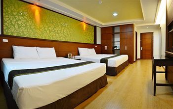 La Piazza Hotel & Convention Center