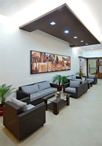 La Piazza Hotel & Convention Center