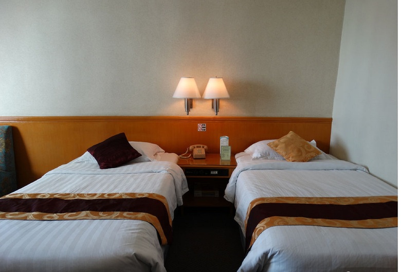 Aloha Hotel
