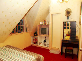 Sunny Point Hotel & Apartelle