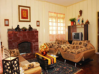 Sunny Point Hotel & Apartelle