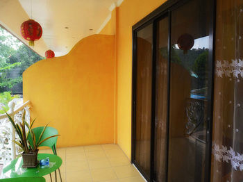 Sunny Point Hotel & Apartelle