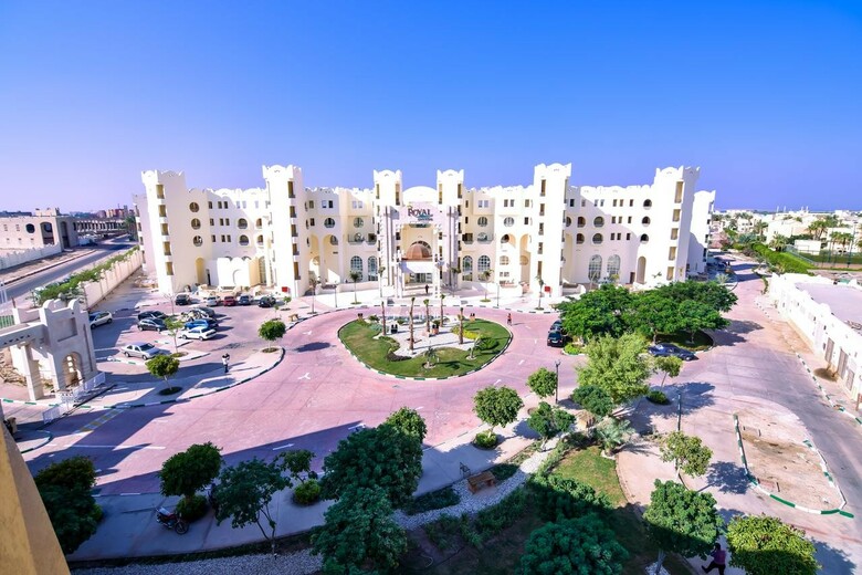 Hotel Royal Lagoons Resort & Aqua Park