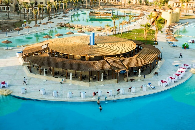 Hotel Royal Lagoons Resort & Aqua Park
