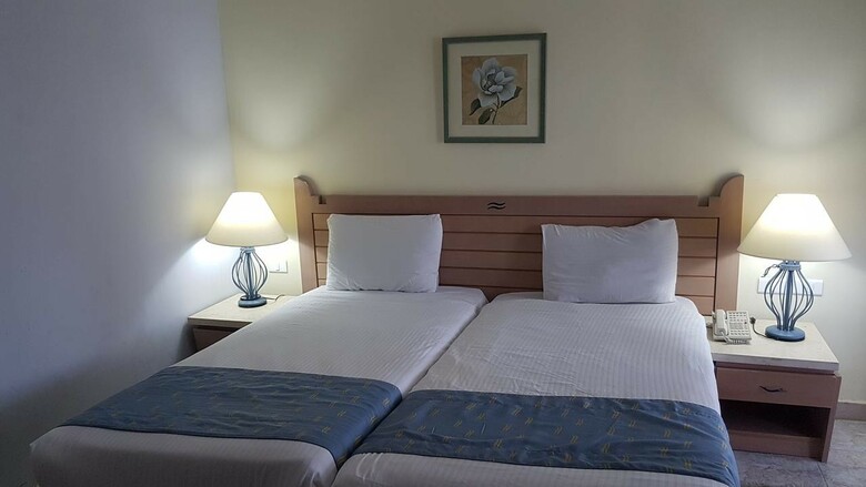 Hotel Royal Lagoons Resort & Aqua Park