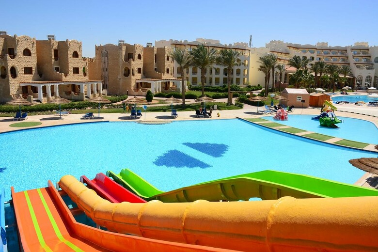 Hotel Royal Lagoons Resort & Aqua Park