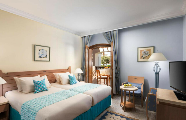 Hotel Royal Lagoons Resort & Aqua Park