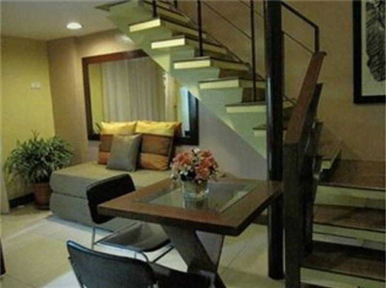 Hotel 878 Libis