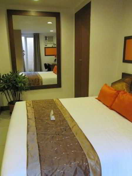 Hotel 878 Libis